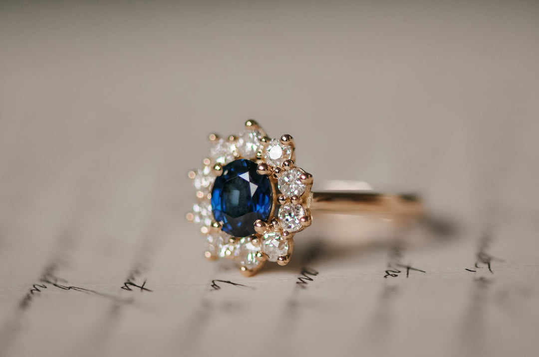 Vintage blue sapphire ring