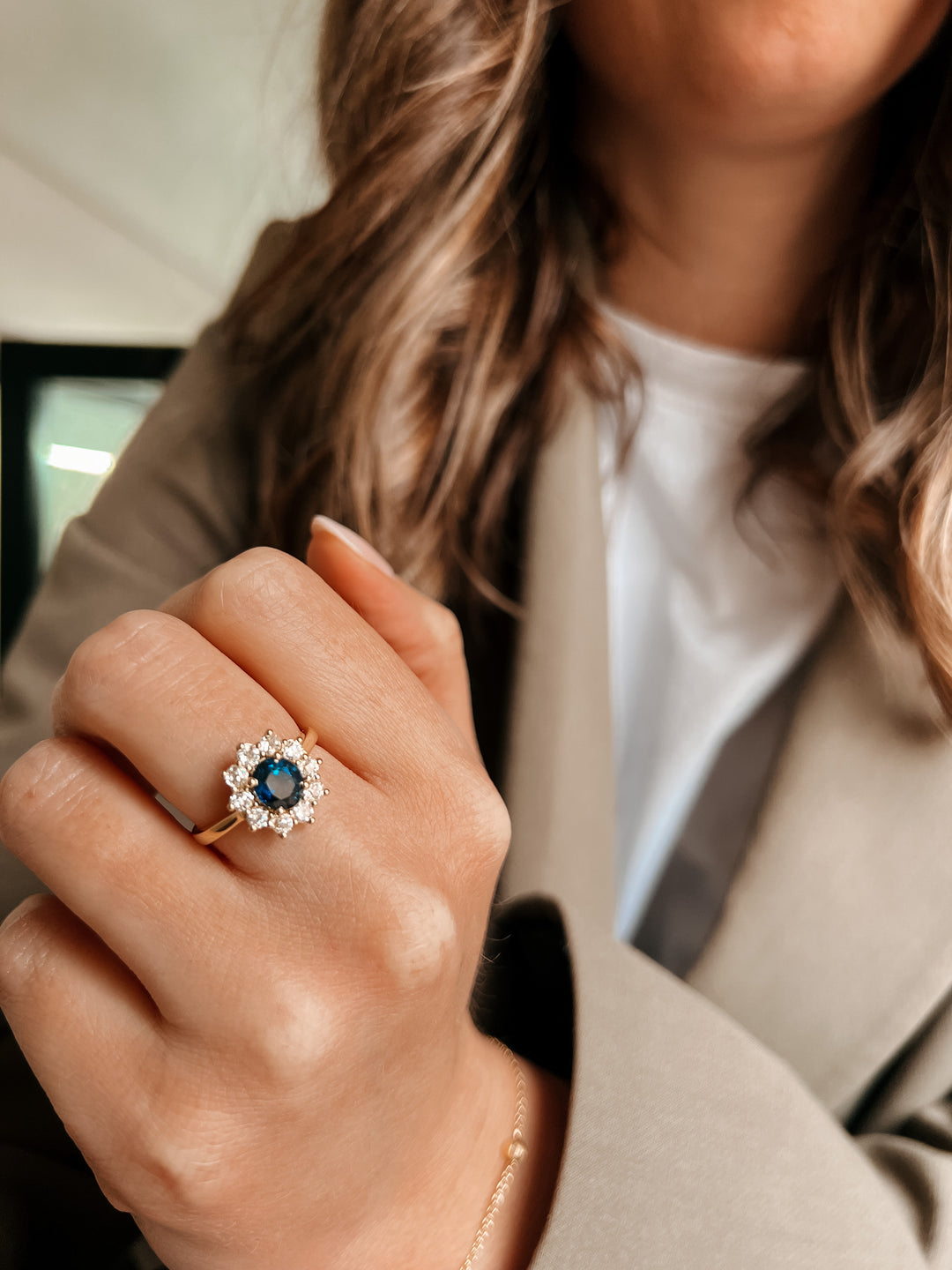 Vintage blue sapphire ring