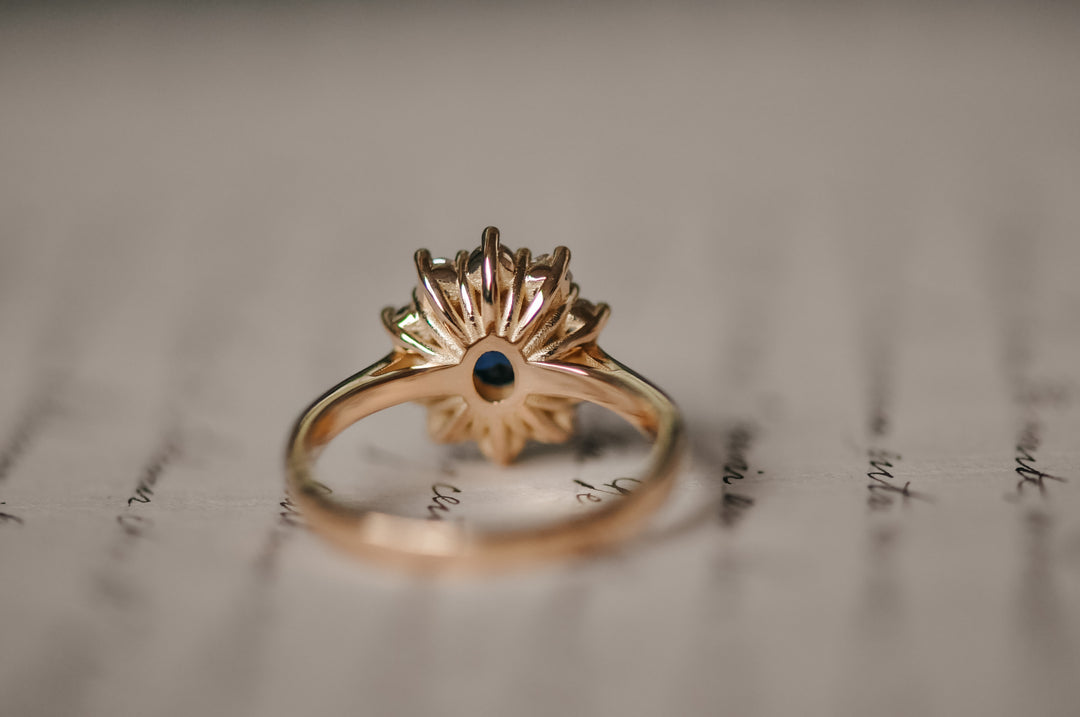 Vintage blue sapphire ring