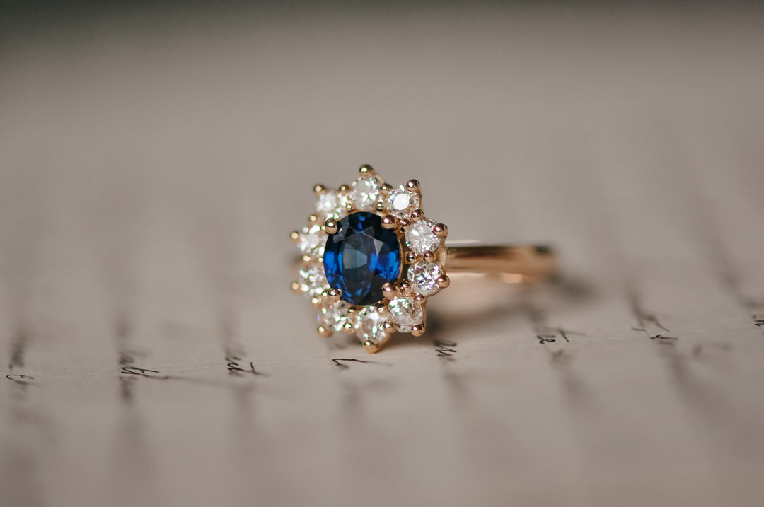 Vintage blue sapphire ring