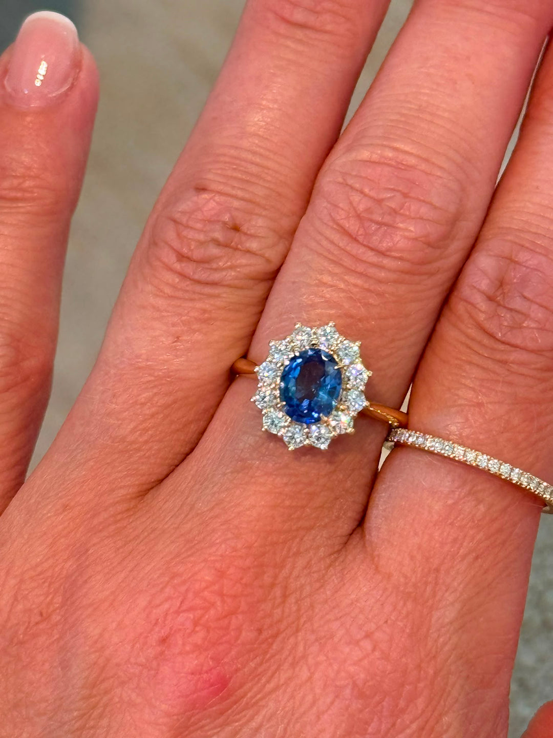 Second-hand Blue sapphire diamond ring