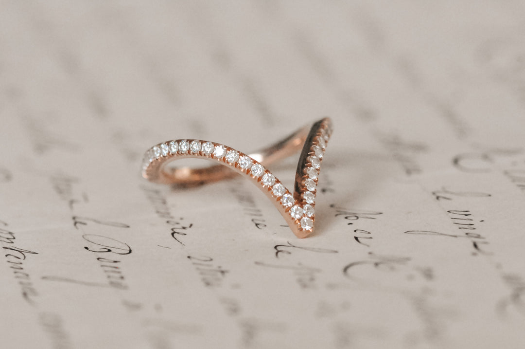 18K pink gold V ring